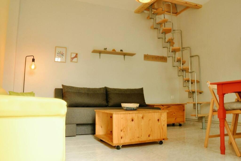 Apartment Tasoulashome 1-μονοκατοικια με αυλη Komotini